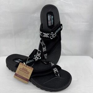 NWOB Skechers Womens Reggae Trailway Sandals Toe Loop Size 7 Black White  PB6